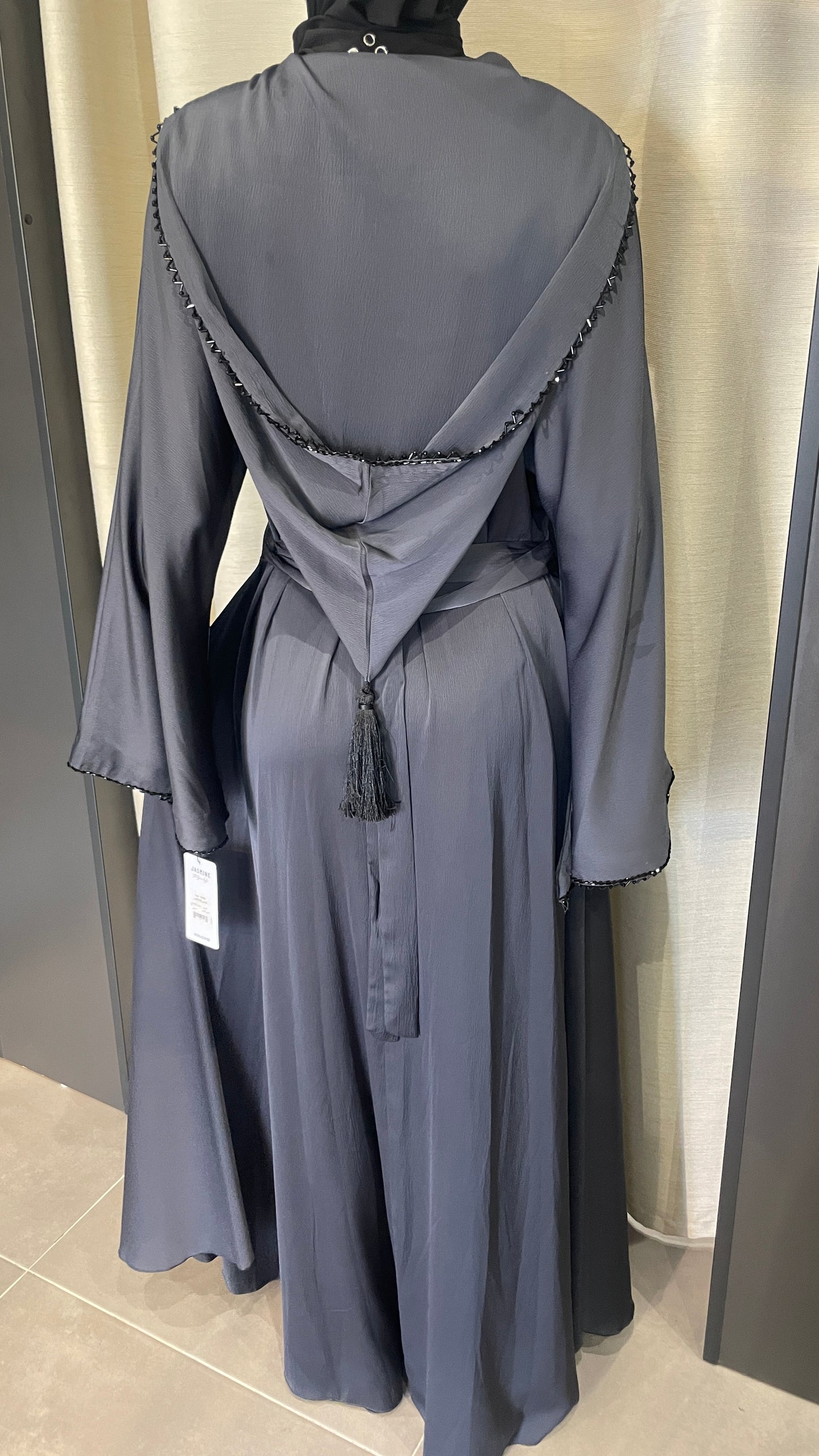 Abaya Élégance Veloutée avec Capuche