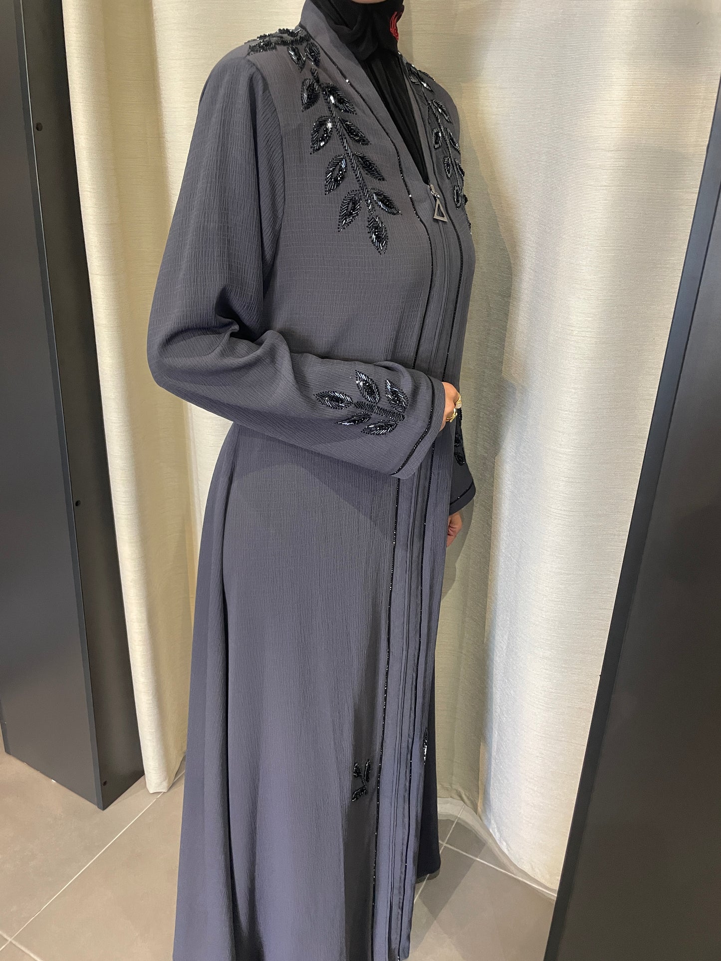Abaya moderne brodée
