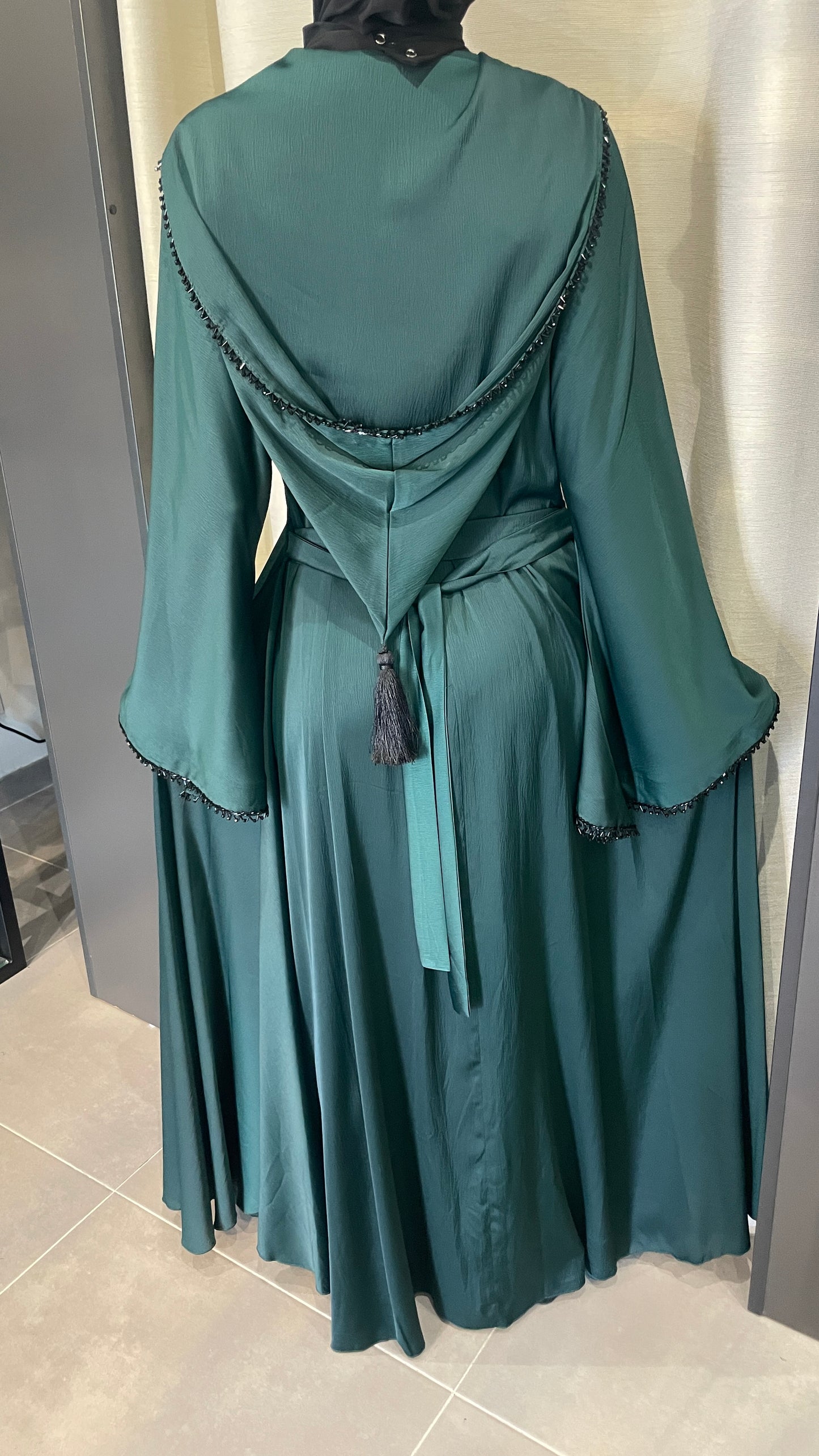 Abaya Élégance Veloutée avec Capuche